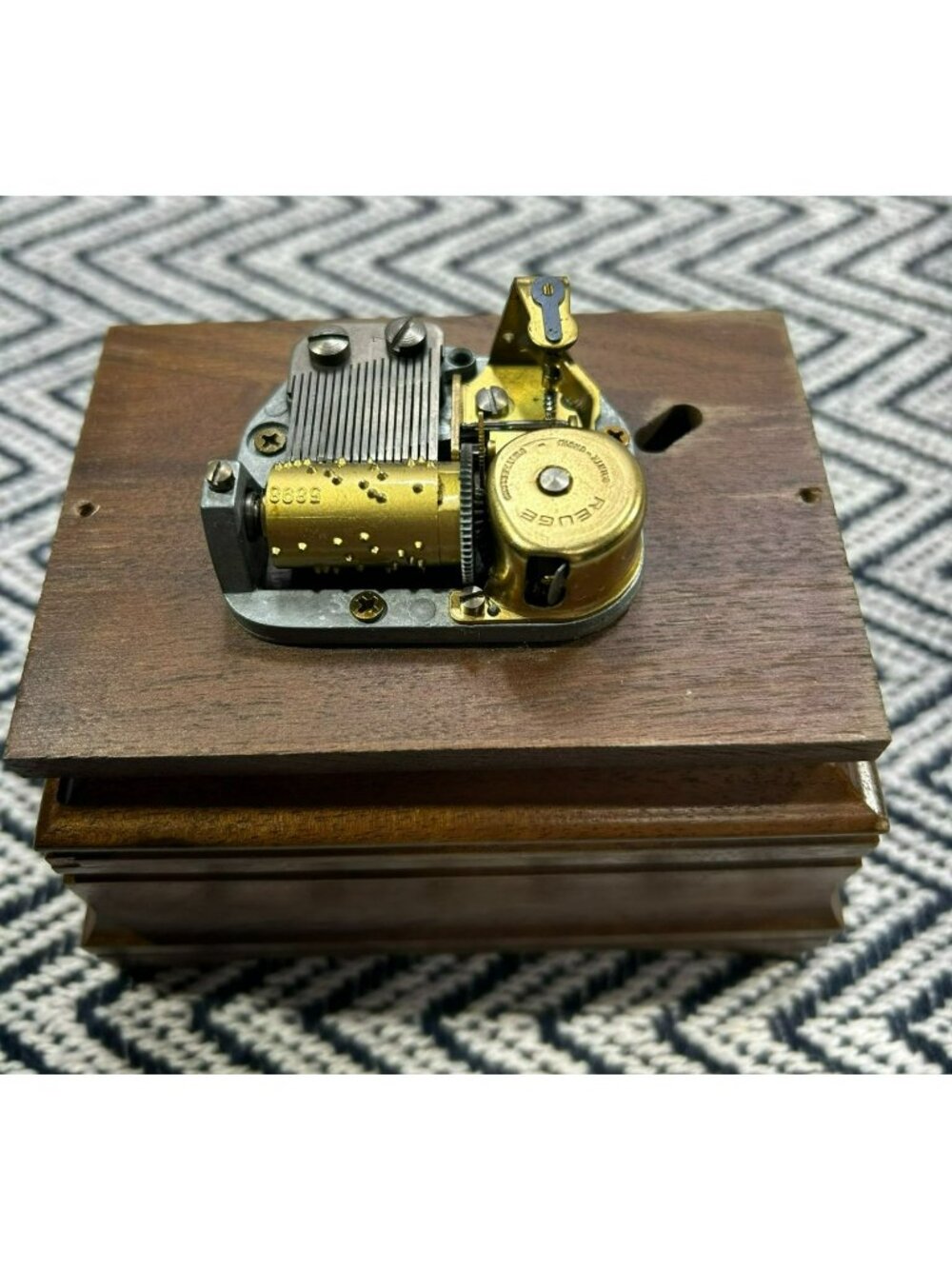 VTG Reuge 5in Wooden Music Box Swiss Musical Movement South Amana Iowa Tested - Picture 3 of 9